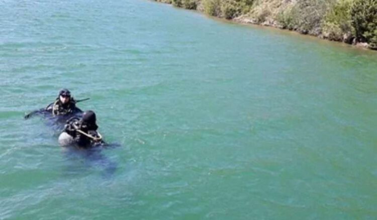 Zhduket 58-vjeçari, rrobat i gjenden pranë rezervuarit