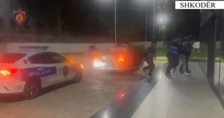 EMRI/ Drogë në banesë dhe makinë, arrestohet i riu në Shkodër