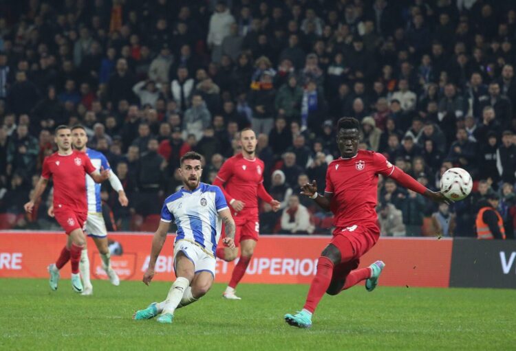 Formacionet e derbit Tirana-Partizani, trajnerët shpalosin titullarët