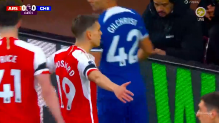 Vetëm katër minuta, “Topçinjtë” ndëshkojnë Chelsea (Video)