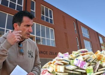 Si po mashtron Erion Veliaj me taksën e arsimit