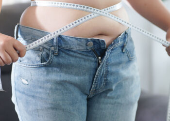 Kequshqyerja po rrit obezitetin, OBSH: 1 në 5 adoleshent obez