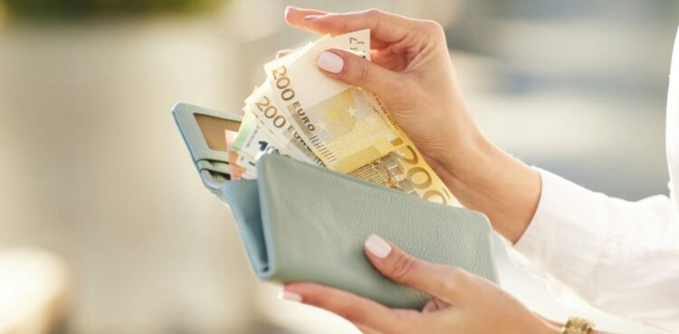 Truket që tërheqin para! Ja çfarë të bëni nëse doni që portofoli juaj të jetë plot!