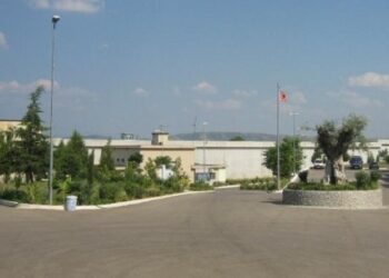 Të burgosurit e Peqinit nisin grevë urie, shkak kushtet e qëndrimit