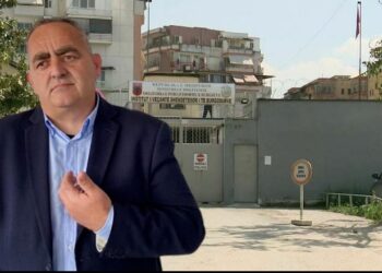 Eurodeputeti grek viziton për herë të katërt në burg Fredi Belerin