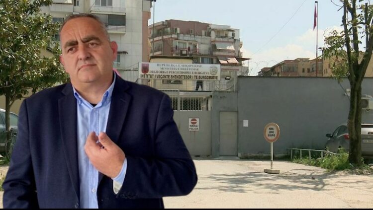 Eurodeputeti grek viziton për herë të katërt në burg Fredi Belerin