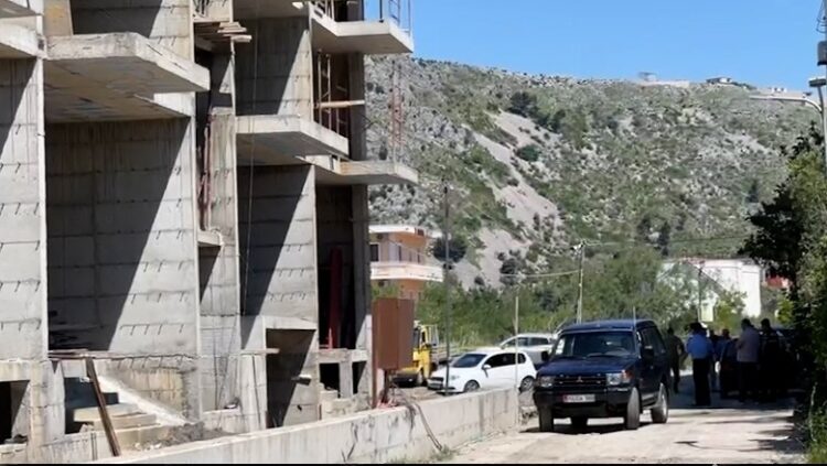 Shëngjin – Identifikohet punëtori që humbi jetën në vendin e punës, shoqërohen dy persona