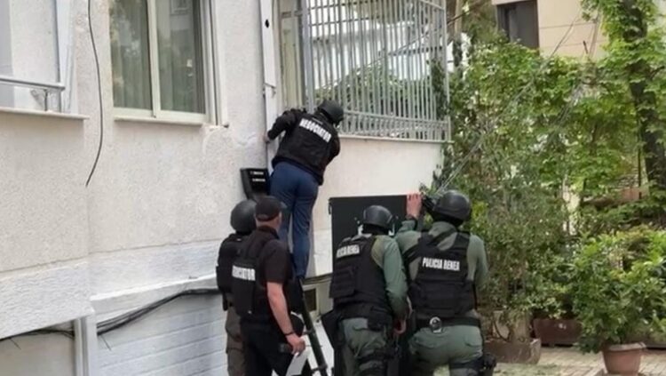 Ngjarja në Durrës, fëmijët: Babai na thoshte ‘po na sulmon armiku’ dhe qëllonte me armë