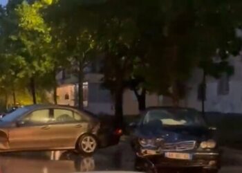 Aksident në Korçë, plagoset një grua