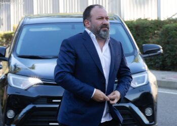 Investimi në një restorant francez ngre hije dyshimi mbi ministrin e Shtetit