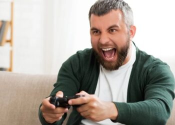 Autizmi tek të rriturit, çfarë duhet të dini rreth simptomave dhe diagnostikimit