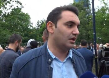 Protesta para Bashkisë Tiranë, Këlliçi: SPAK ka dy rrugë, të rrëzojë Reformën në Drejtësi, ose…