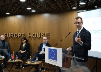 Ambasadori Gonzato për Veliaj: Nuk dua të komentoj hetimet, por besoj në SPAK