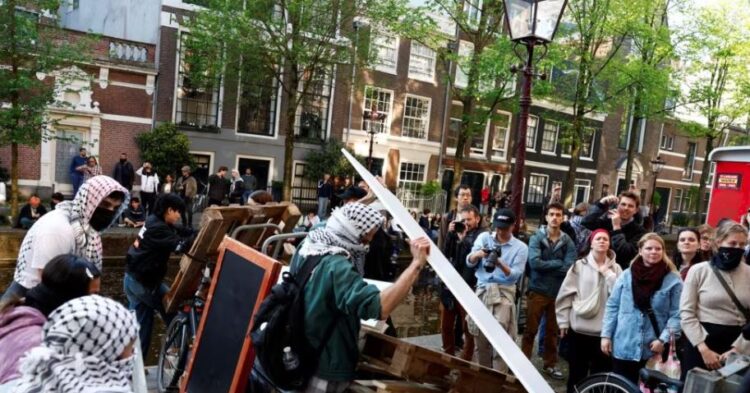 Mbyllet për 2 ditë Universiteti i Amsterdamit pas protestave të dhunshme për Gazën