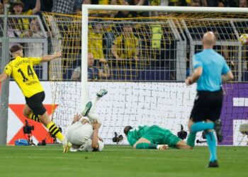 Dortmund vuan, por triumfon mes spektaklit ndaj PSG-së në “Signal Iduna Park”