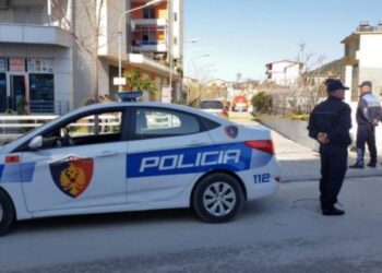 Plagoset me thikë 40-vjeçari në Fier, arrestohet autori