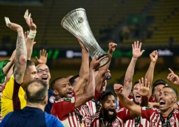 Olimpiakos shkruan historinë! I pari klub grek që fiton një kupë europiane