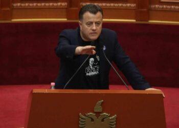 Noka: Kuvendi i mbushur me adhurues të Hitlerit