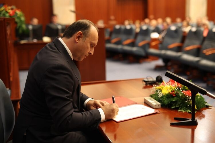 Një shqiptar zgjidhjet kryetar i Kuvendit të Maqedonisë së Veriut, Afrim Gashi: Vazhdojmë t’i përmbushim detyrimet tona