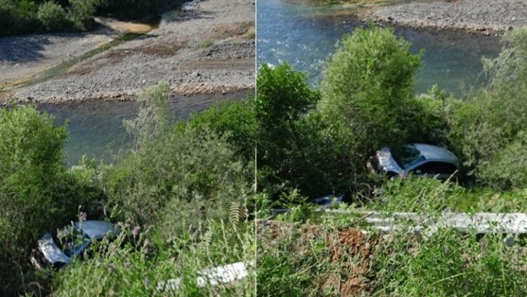 Aksident në “Rrugën e Arbrit”, makina del nga rruga dhe përfundon buzë lumit