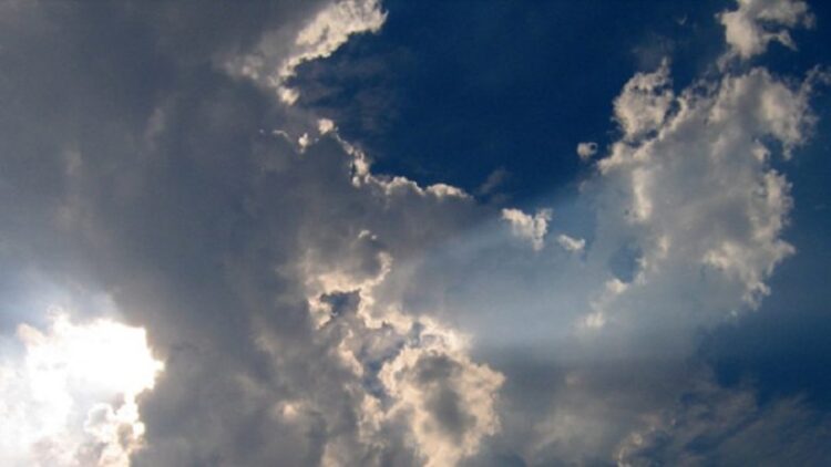 Vranësira dhe kthjellime, si parashikohet moti për sot