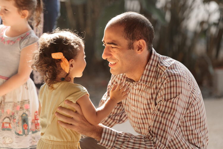 Tre lëvdata që shkatërrojnë vetëvlerësimin e fëmijëve