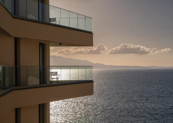 Shoqata e Ndërtuesve: Rritet 30% kërkesa për apartamente në bregdet; 40% e blerjeve nga të huajt