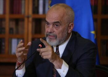 Rama mbledhje të jashtëzakonshme me ministrat dhe deputetët