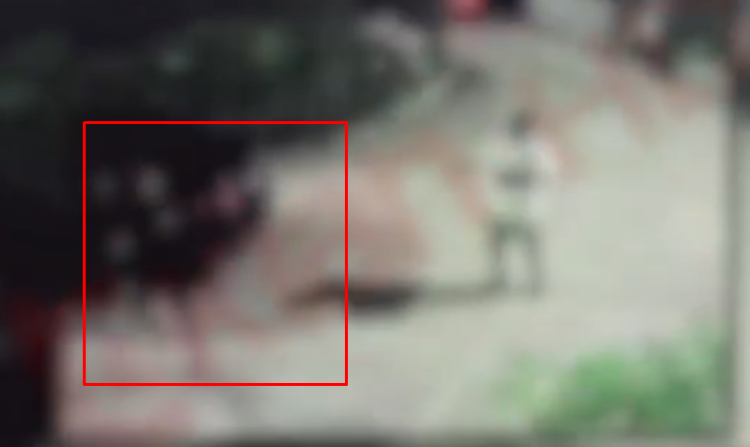 VIDEO – Dy të shtëna, momenti kur qëllohet me armë zjarri i riu në Durrës