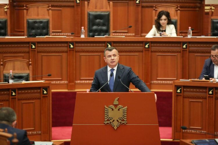 Taulant Balla mbron skandalin te Magjistratura: Arben Rakipi jurist i nderuar