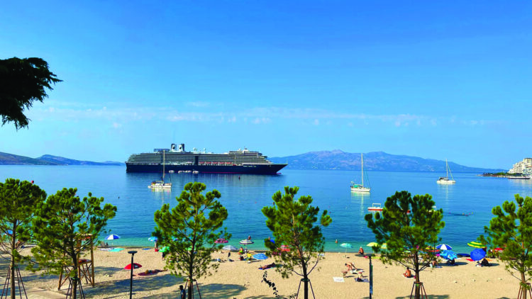 Shqipëria, destinacioni me rritjen më të lartë për turizmin, por ndër të fundit për pasaportat