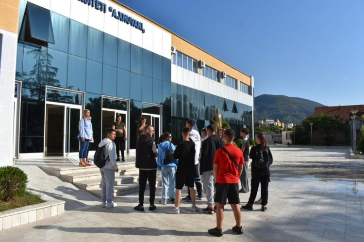 Metamorfoza e universitetit: Degët shoqërore braktisen, shtohen infermierët për Gjermani