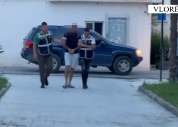 Inskenoi 5 vite më parë konflikt me armë zjarri për të shmangur borxhet, arrestohet Romarjo Alliaj
