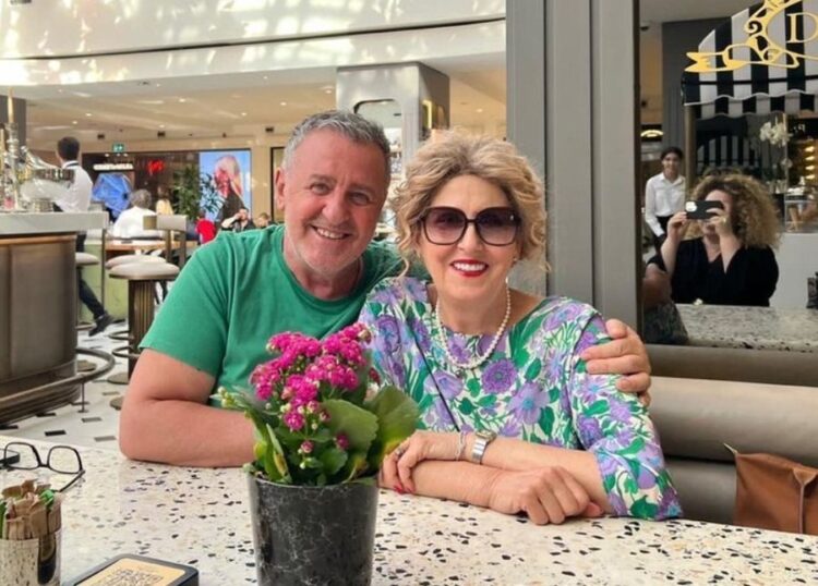 Agron Llakaj fjalë zemre për humbjen e bashkëshortes: Më prit… ti do të më presësh si përherë