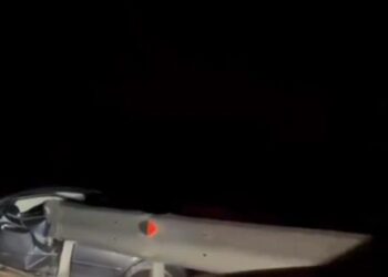 Aksident në Kuç/ Makina përplaset me trafikndarësen, drejtuesja në gjendje të rëndë