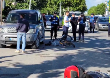 Aksidenti i rëndë në Durrës/  Humb jetën 50-vjeçari, drejtuesi i mjetit në kërkim