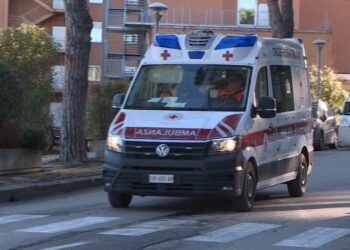 Italia vendosi ta dëbonte, shqiptari i vë flakën vetes në sy të gruas