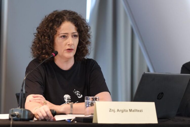 A do të futet në politikë dhe kur? Ja si përgjigjet Argita Malltezi