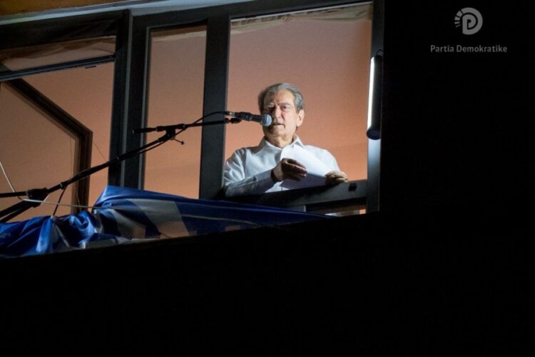 “Refuzojeni!”, Berisha apel emigrantëve: Pasi ju zboi nga vendi, Rama kërkon edhe të tallet