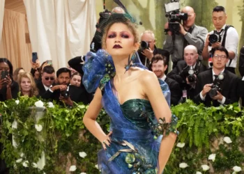 Mbahet MetGala, yjet që lanë “botën pa frymë” me veshjet e tyre/ FOTO