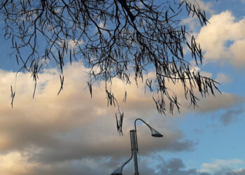 Vranësira dhe reshje shiu, ja si parashikohet moti për ditën e sotme