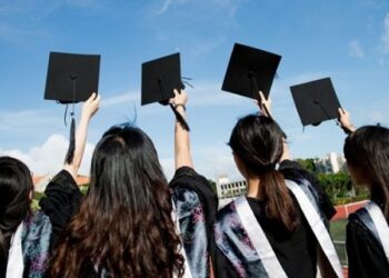 Shpopullimi/ Studentët po tkurren me shpejtësi, 2022-23, diplomat ‘Bachelor’ rënie vjetore me 13.8%