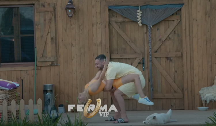 Dijonisi tenton të puthë në buzë Baby G, ja si reagoi ajo