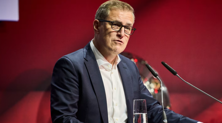 CEO i Bayern: Arbitri gaboi rëndë te goli i De Ligt, ta verifikonte në VAR