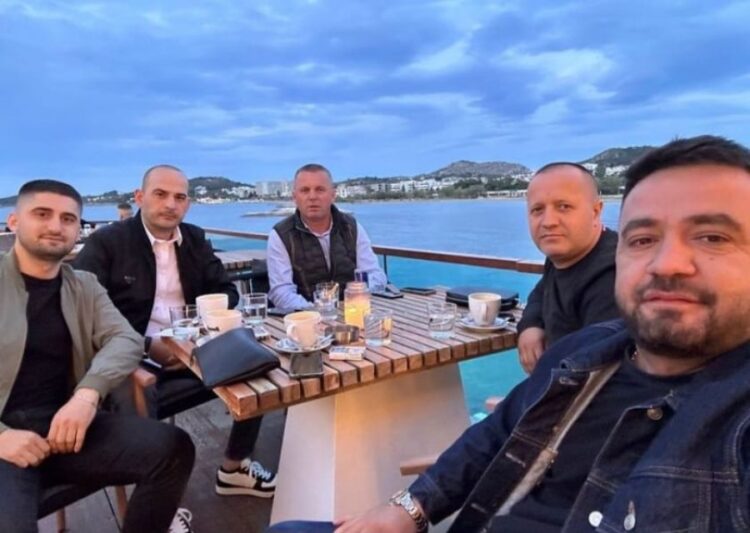 Drejtorët e bashkisë Kurbin drejt Athinës si ‘emigrantë’ për të pritur Ramën!