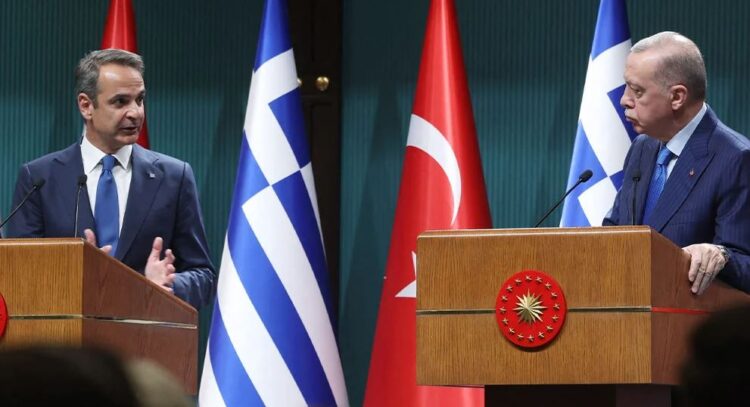 Mitsotakis takohet me Erdogan në Ankara, çfarë u diskutua