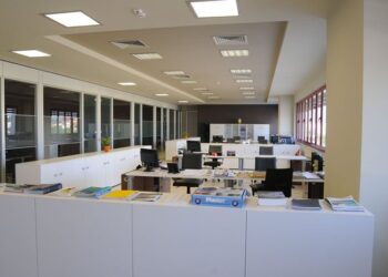 Administrata, 17.1% e vendeve të punës bosh, shkak nga pezullimet tek migrimi