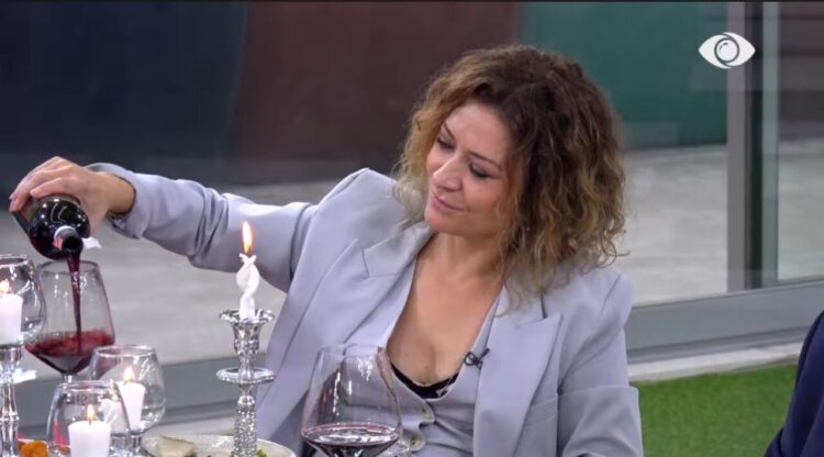 “Një dolli për maskat”, ironi mes Eglës dhe Romeos…