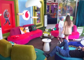 Egla dhe Juli po debatonin, Françeska bën veprimin e papritur