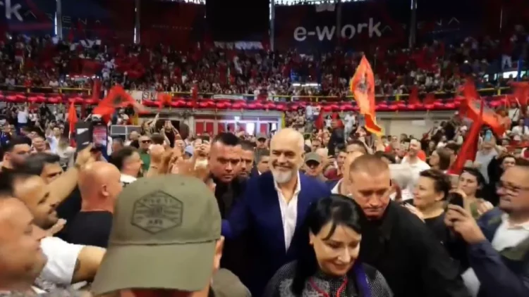 Rama pas takimit me emigrantët në Milano: S’do harroj fytyrat e shqetësuara të autoriteteve italiane, kishin frikë se…